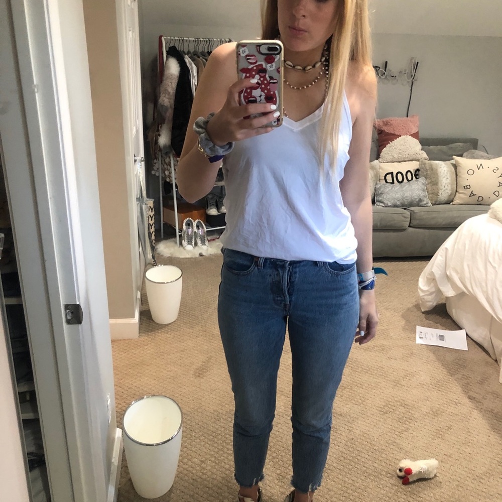 WHITE FLOWY TANK